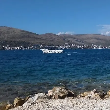 Appartamento Modro Donji Okrug (Ciovo)